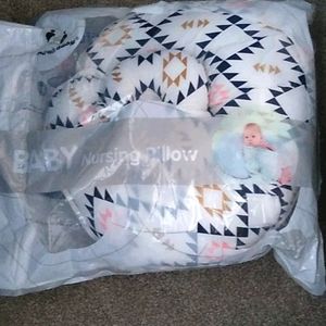 Nursing pillow